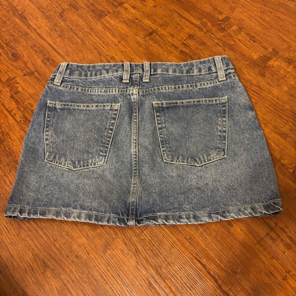 Wild Fable Mini Skirt Womens 6 Blue Denim 5 Pockets Embroidered Patches - Picture 5 of 6